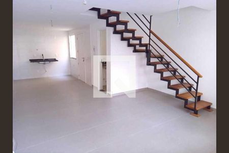 Casa de condomínio à venda com 81m², 2 quartos e 1 vaga