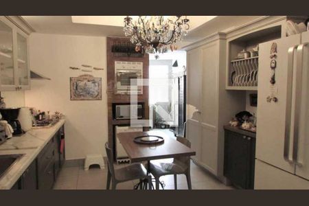 Apartamento à venda com 172m², 3 quartos e 1 vaga