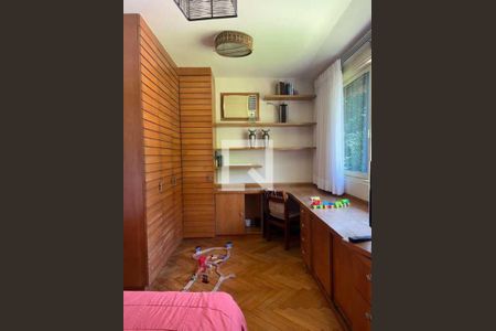 Casa à venda com 140m², 4 quartos e sem vaga