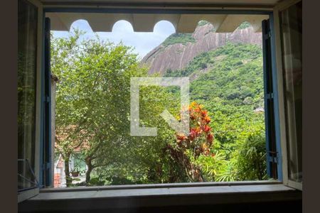 Casa à venda com 140m², 4 quartos e sem vaga