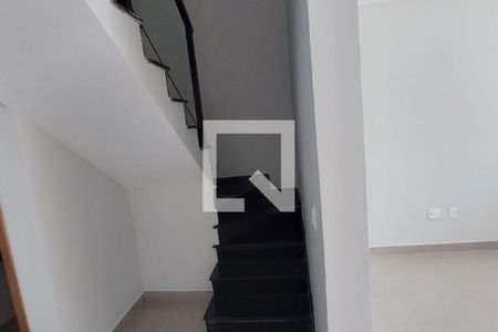 Casa à venda com 77m², 2 quartos e 1 vaga