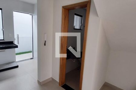 Casa à venda com 77m², 2 quartos e 1 vaga