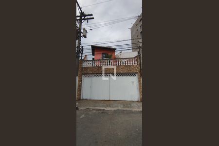 Casa à venda com 159m², 3 quartos e 2 vagas Casa à venda com 159m², 3 quartos e 2 vagasFachada