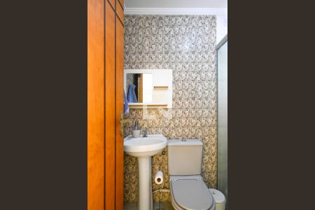 Casa à venda com 100m², 3 quartos e 2 vagas Casa à venda com 100m², 3 quartos e 2 vagasBanheiro de Serviço