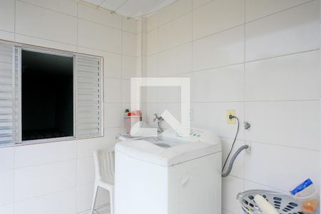 Casa à venda com 100m², 3 quartos e 2 vagas Casa à venda com 100m², 3 quartos e 2 vagasÁrea de Serviço