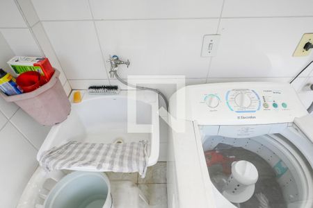 Casa à venda com 100m², 3 quartos e 2 vagas Casa à venda com 100m², 3 quartos e 2 vagasÁrea de Serviço