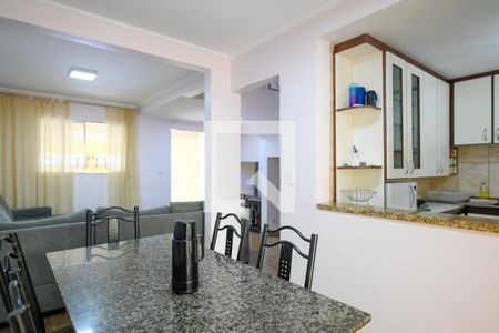 Casa à venda com 100m², 3 quartos e 2 vagas Casa à venda com 100m², 3 quartos e 2 vagasCozinha