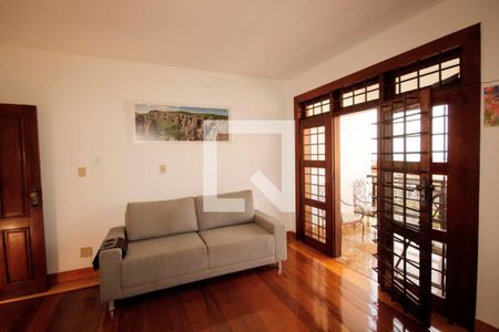 Casa para alugar com 400m², 5 quartos e 4 vagassala 2