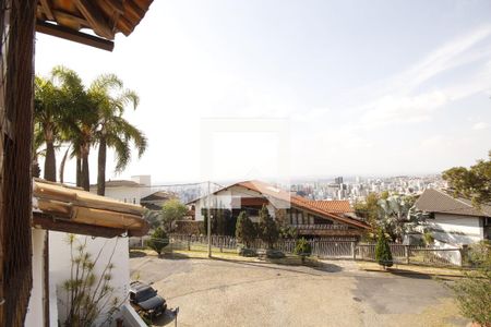 Casa para alugar com 400m², 5 quartos e 4 vagasvista