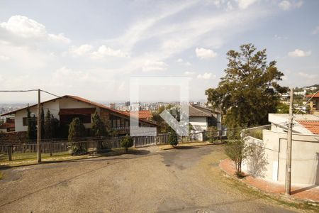 Casa para alugar com 400m², 5 quartos e 4 vagasvista