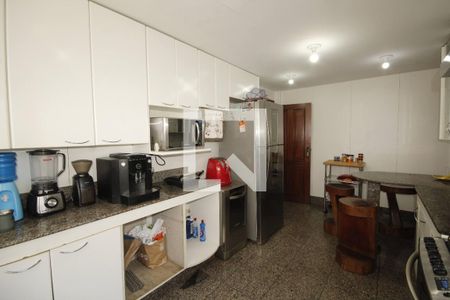 Casa para alugar com 400m², 5 quartos e 4 vagasCozinha