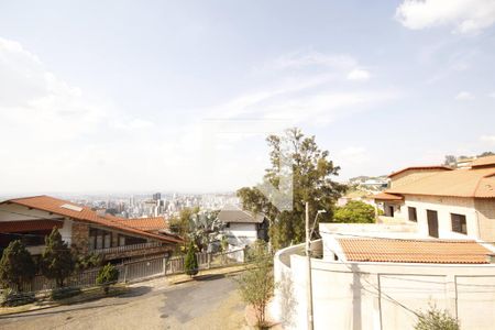 Casa para alugar com 400m², 5 quartos e 4 vagasvista