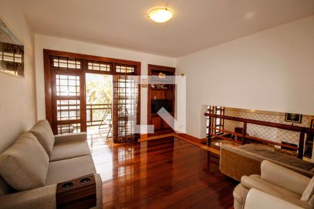 Casa para alugar com 400m², 5 quartos e 4 vagassala 2