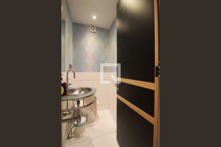 Apartamento à venda com 154m², 3 quartos e 1 vaga Apartamento à venda com 154m², 3 quartos e 1 vagaLavabo