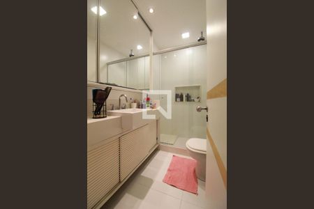 Apartamento à venda com 154m², 3 quartos e 1 vaga Apartamento à venda com 154m², 3 quartos e 1 vagaBanheiro da suíte