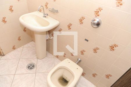Casa à venda com 200m², 4 quartos e 2 vagas Casa à venda com 200m², 4 quartos e 2 vagasBanheiro Social 2