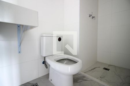 Apartamento à venda com 71m², 2 quartos e 1 vaga Apartamento à venda com 71m², 2 quartos e 1 vagaBanheiro da Suíte