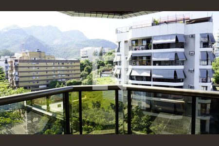 Apartamento à venda com 239m², 5 quartos e 3 vagasVaranda - Sala