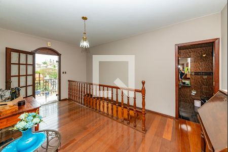 Casa à venda com 367m², 4 quartos e 5 vagas Casa à venda com 367m², 4 quartos e 5 vagasSaleta