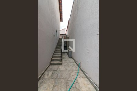Casa à venda com 367m², 4 quartos e 5 vagas Casa à venda com 367m², 4 quartos e 5 vagasEscada