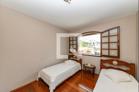 Casa à venda com 367m², 4 quartos e 5 vagas Casa à venda com 367m², 4 quartos e 5 vagasQuarto 4