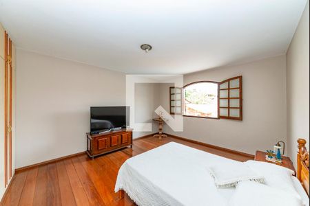 Casa à venda com 367m², 4 quartos e 5 vagas Casa à venda com 367m², 4 quartos e 5 vagasQuarto 3