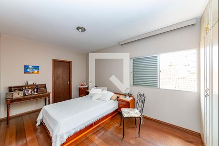 Casa à venda com 367m², 4 quartos e 5 vagas Casa à venda com 367m², 4 quartos e 5 vagasSuíte