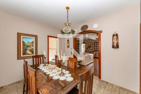 Casa à venda com 367m², 4 quartos e 5 vagas Casa à venda com 367m², 4 quartos e 5 vagasSala 3