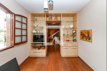 Casa à venda com 367m², 4 quartos e 5 vagas Casa à venda com 367m², 4 quartos e 5 vagasSala 2