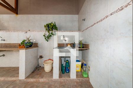 Casa à venda com 367m², 4 quartos e 5 vagas Casa à venda com 367m², 4 quartos e 5 vagasÁrea de Serviço 1