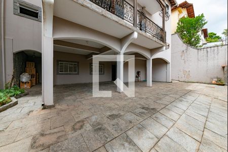 Casa à venda com 367m², 4 quartos e 5 vagas Casa à venda com 367m², 4 quartos e 5 vagasGaragem