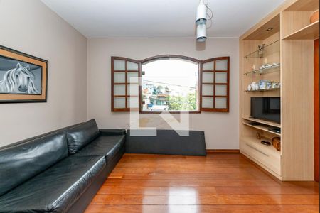 Casa à venda com 367m², 4 quartos e 5 vagas Casa à venda com 367m², 4 quartos e 5 vagasSala 2