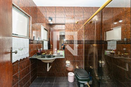 Casa à venda com 367m², 4 quartos e 5 vagas Casa à venda com 367m², 4 quartos e 5 vagasBanheiro Social 1