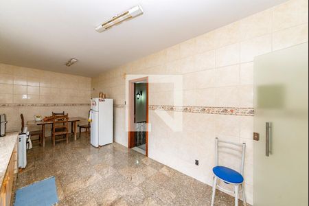 Casa à venda com 367m², 4 quartos e 5 vagas Casa à venda com 367m², 4 quartos e 5 vagasCozinha