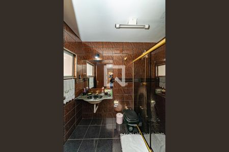 Casa à venda com 367m², 4 quartos e 5 vagas Casa à venda com 367m², 4 quartos e 5 vagasBanheiro Social 1