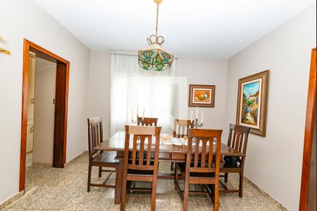 Casa à venda com 367m², 4 quartos e 5 vagas Casa à venda com 367m², 4 quartos e 5 vagasSala 3