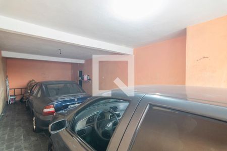 Casa à venda com 250m², 2 quartos e 2 vagas Casa à venda com 250m², 2 quartos e 2 vagasGaragem