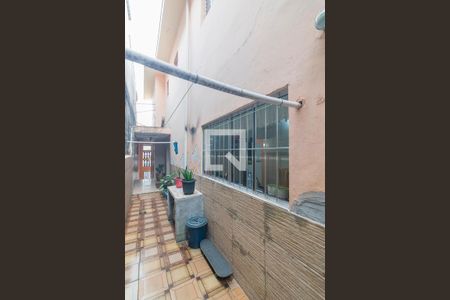 Casa à venda com 250m², 2 quartos e 2 vagas Casa à venda com 250m², 2 quartos e 2 vagasCorredor