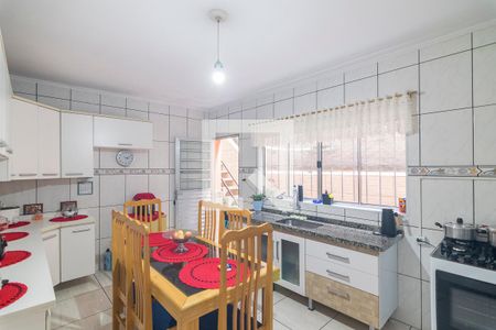 Casa à venda com 250m², 2 quartos e 2 vagas Casa à venda com 250m², 2 quartos e 2 vagasCozinha