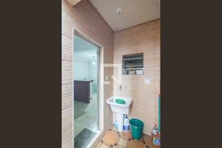 Casa à venda com 250m², 2 quartos e 2 vagas Casa à venda com 250m², 2 quartos e 2 vagasÁrea de Serviço