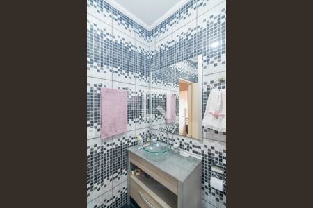 Casa à venda com 250m², 2 quartos e 2 vagas Casa à venda com 250m², 2 quartos e 2 vagasBanheiro