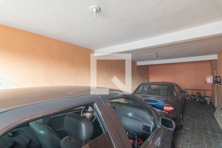 Casa à venda com 250m², 2 quartos e 2 vagas Casa à venda com 250m², 2 quartos e 2 vagasGaragem