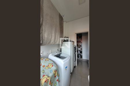 Casa de condomínio à venda com 300m², 4 quartos e 4 vagas Casa de condomínio à venda com 300m², 4 quartos e 4 vagasLavanderia