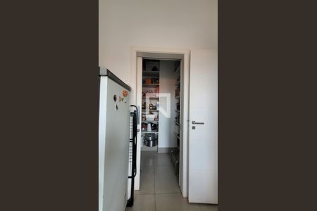 Casa de condomínio à venda com 300m², 4 quartos e 4 vagas Casa de condomínio à venda com 300m², 4 quartos e 4 vagasLavanderia