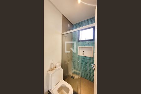 Casa de condomínio à venda com 300m², 4 quartos e 4 vagas Casa de condomínio à venda com 300m², 4 quartos e 4 vagasBanheiro Área gourmet