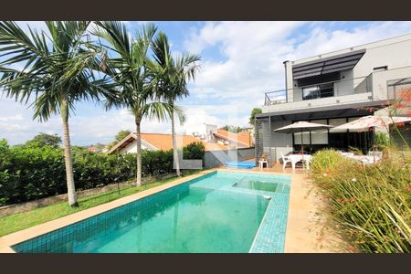 Casa de condomínio à venda com 300m², 4 quartos e 4 vagas Casa de condomínio à venda com 300m², 4 quartos e 4 vagasPiscina