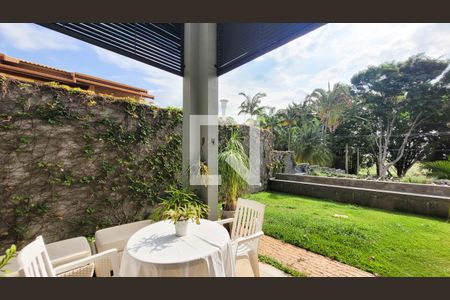 Casa de condomínio à venda com 300m², 4 quartos e 4 vagas Casa de condomínio à venda com 300m², 4 quartos e 4 vagasJardim