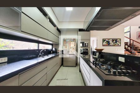 Casa de condomínio à venda com 300m², 4 quartos e 4 vagas Casa de condomínio à venda com 300m², 4 quartos e 4 vagasCozinha