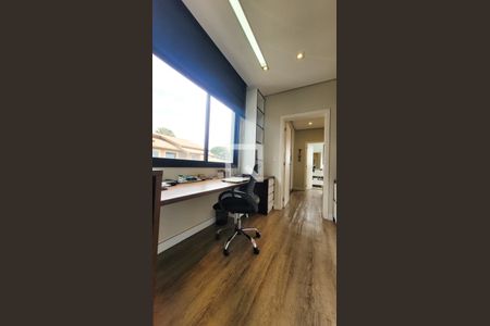 Casa de condomínio à venda com 300m², 4 quartos e 4 vagas Casa de condomínio à venda com 300m², 4 quartos e 4 vagasEscritório