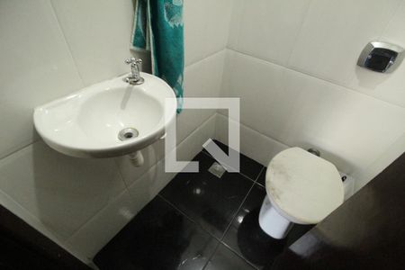 Casa à venda com 253m², 4 quartos e 1 vagaBanheiro